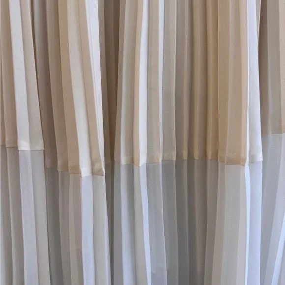 Club Monaco Cream and White A-Line Skirt, Size Small - Picture 6 of 6